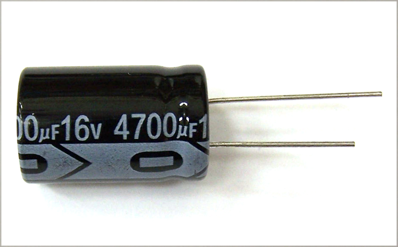 4700uF 16V Electrolytic Capacitor